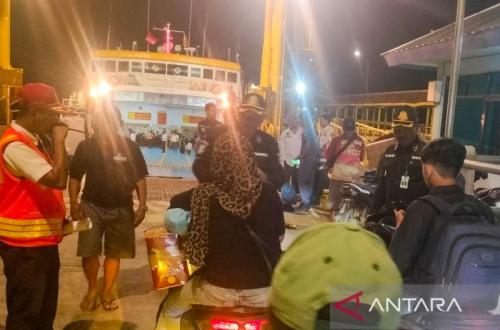Kapal feri mudik gratis angkut penumpang ke Raas