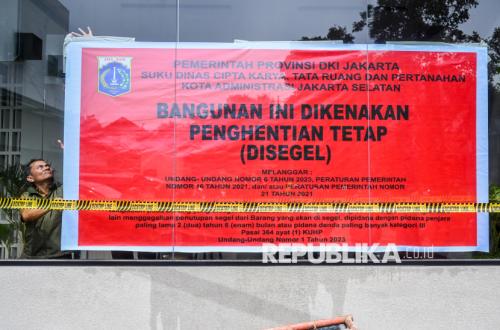 Lapangan padel di Jakarta yang tidak berizin dan disegel
