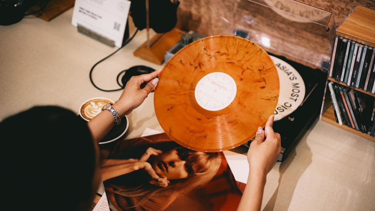 Perpustakaan vinyl Swee Lee di Singapura, tempat pinjam rekaman
