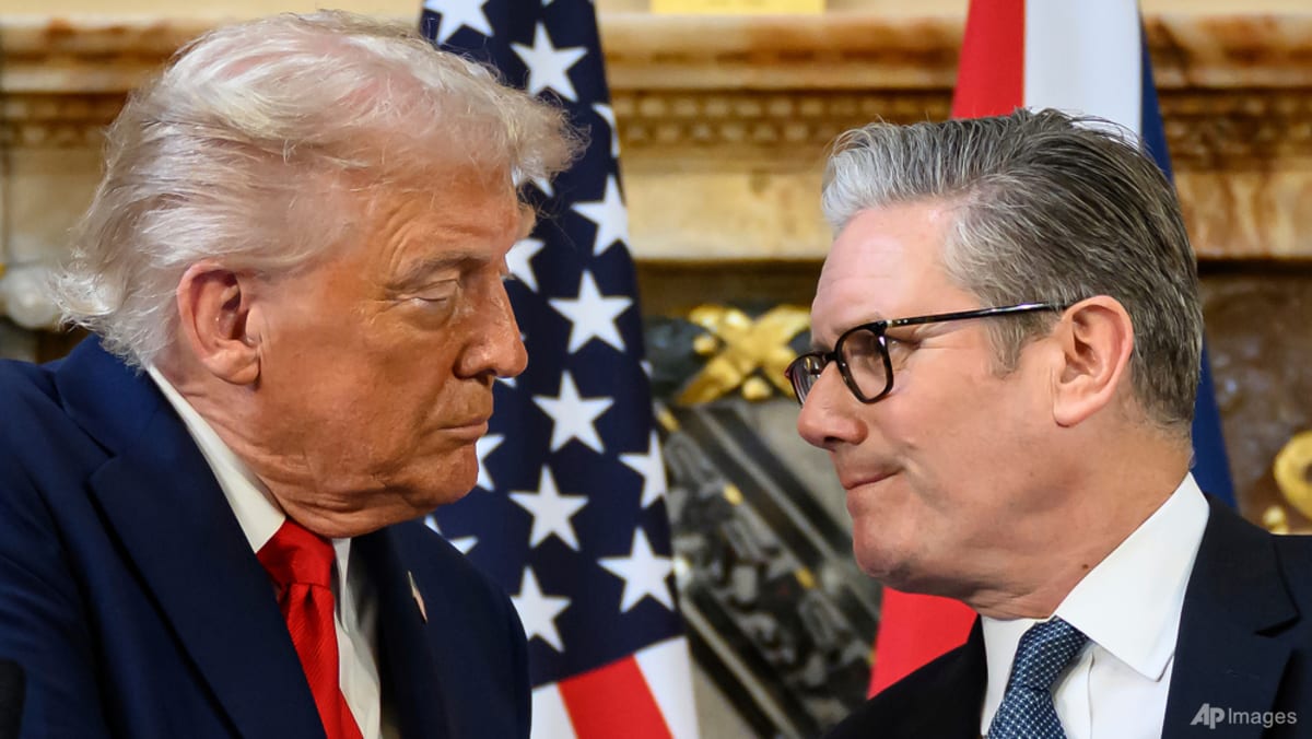 Trump Inggris kapal tempur Iran ketegangan hubungan internasional