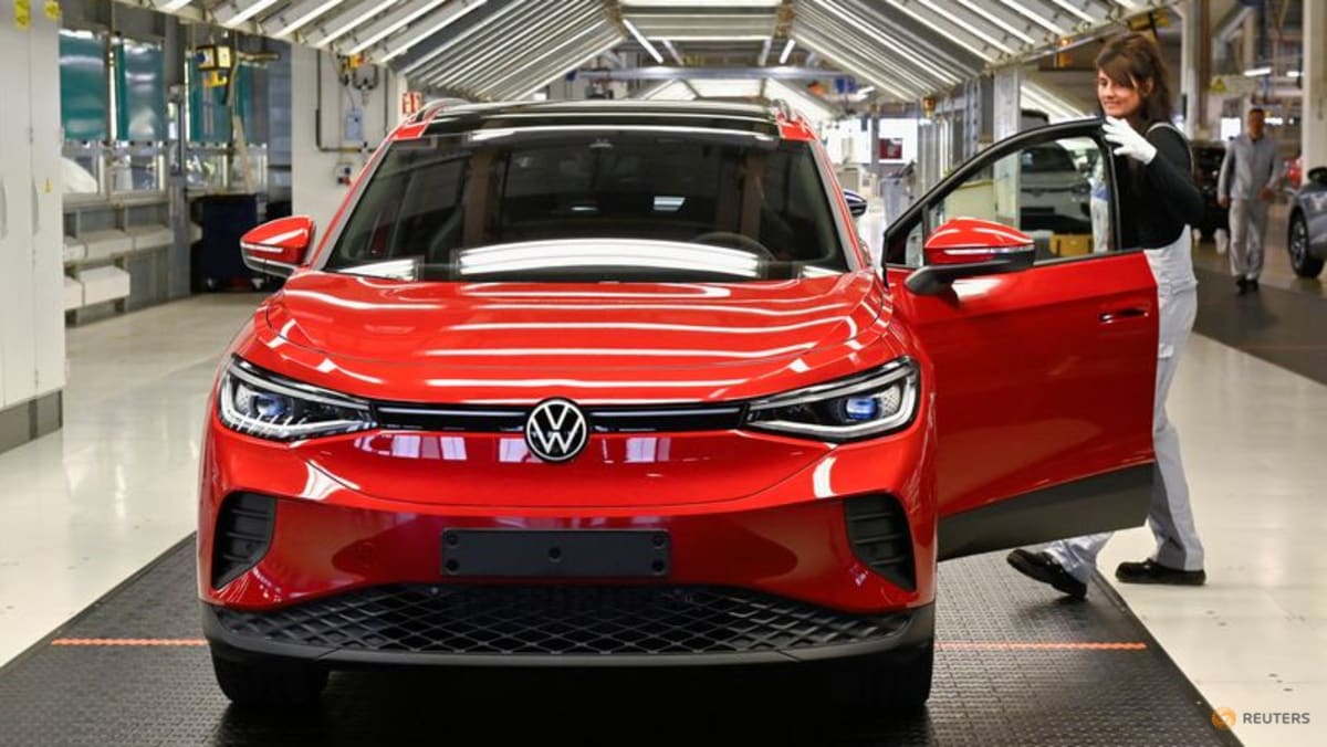Volkswagen rencanakan PHK 50.000 karyawan di Jerman